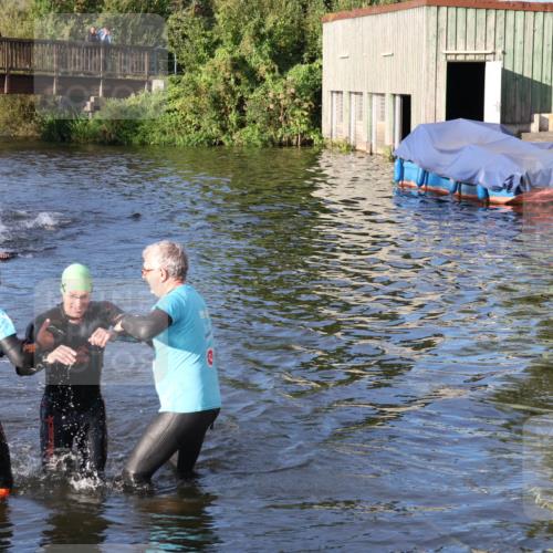 31.08.2025 - Elbe Triathlon Hamburg Luisa Fischer http://msf.ph/oto/8671495 31.08.2025 08:31:20 Schwimmen 219 meine-sportfotos.de