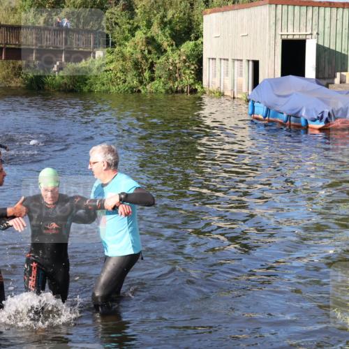 31.08.2025 - Elbe Triathlon Hamburg Luisa Fischer http://msf.ph/oto/8671497 31.08.2025 08:31:20 Schwimmen 219 meine-sportfotos.de