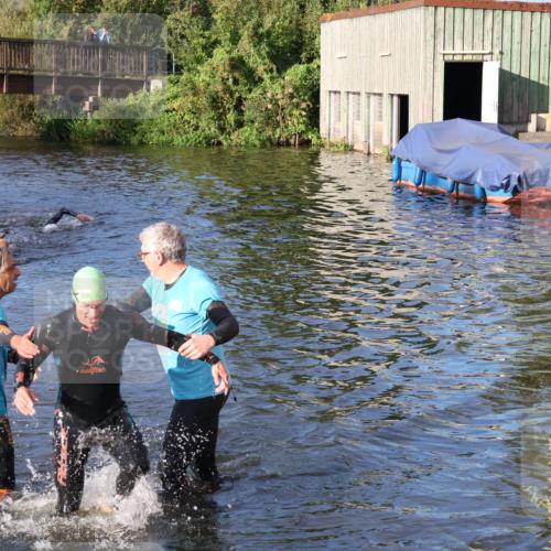 31.08.2025 - Elbe Triathlon Hamburg Luisa Fischer http://msf.ph/oto/8671499 31.08.2025 08:31:21 Schwimmen 219 meine-sportfotos.de