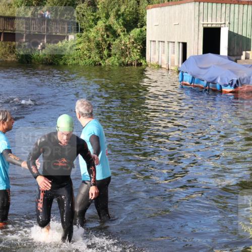 31.08.2025 - Elbe Triathlon Hamburg Luisa Fischer http://msf.ph/oto/8671504 31.08.2025 08:31:21 Schwimmen 219 meine-sportfotos.de