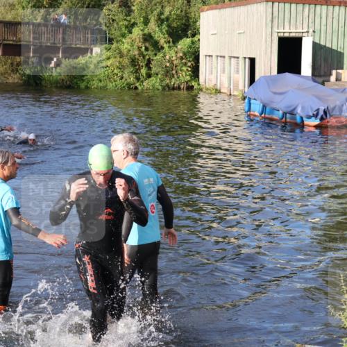 31.08.2025 - Elbe Triathlon Hamburg Luisa Fischer http://msf.ph/oto/8671505 31.08.2025 08:31:21 Schwimmen 219 meine-sportfotos.de