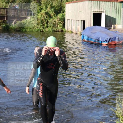 31.08.2025 - Elbe Triathlon Hamburg Luisa Fischer http://msf.ph/oto/8671509 31.08.2025 08:31:22 Schwimmen 219 meine-sportfotos.de