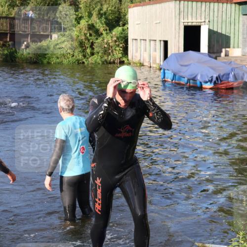 31.08.2025 - Elbe Triathlon Hamburg Luisa Fischer http://msf.ph/oto/8671512 31.08.2025 08:31:22 Schwimmen 219 meine-sportfotos.de