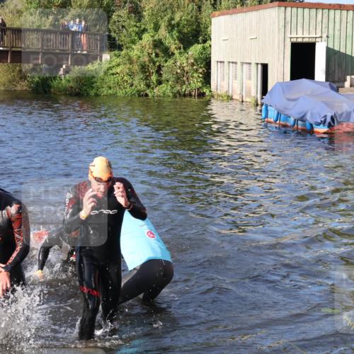 31.08.2025 - Elbe Triathlon Hamburg Luisa Fischer http://msf.ph/oto/8671540 31.08.2025 08:31:36 Schwimmen 169, 180, 189, 208, 211, 227 meine-sportfotos.de