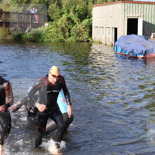 31.08.2025 - Elbe Triathlon Hamburg Luisa Fischer http://msf.ph/oto/8671543 31.08.2025 08:31:36 Schwimmen 169, 180, 189, 208, 211, 227 meine-sportfotos.de