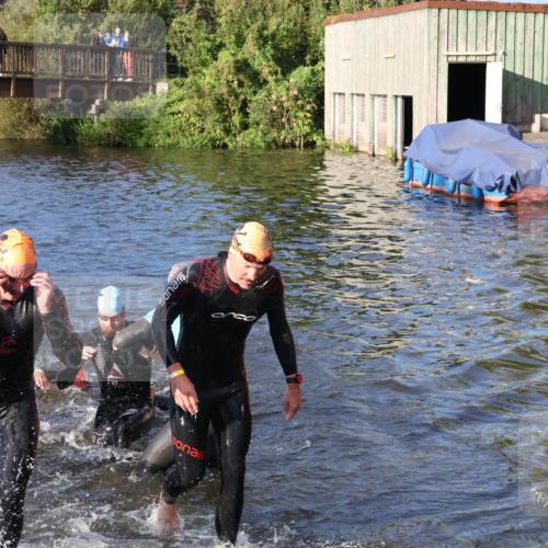 31.08.2025 - Elbe Triathlon Hamburg Luisa Fischer http://msf.ph/oto/8671545 31.08.2025 08:31:36 Schwimmen 169, 180, 189, 208, 211, 227 meine-sportfotos.de