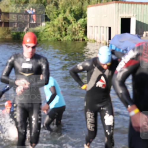 31.08.2025 - Elbe Triathlon Hamburg Luisa Fischer http://msf.ph/oto/8671570 31.08.2025 08:31:39 Schwimmen 169, 180, 189, 207, 208, 211, 227 meine-sportfotos.de