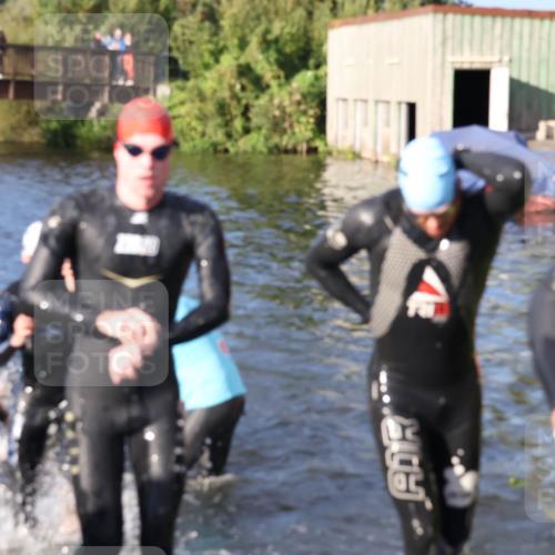 31.08.2025 - Elbe Triathlon Hamburg Luisa Fischer http://msf.ph/oto/8671575 31.08.2025 08:31:40 Schwimmen 169, 180, 189, 207, 208, 211, 227 meine-sportfotos.de