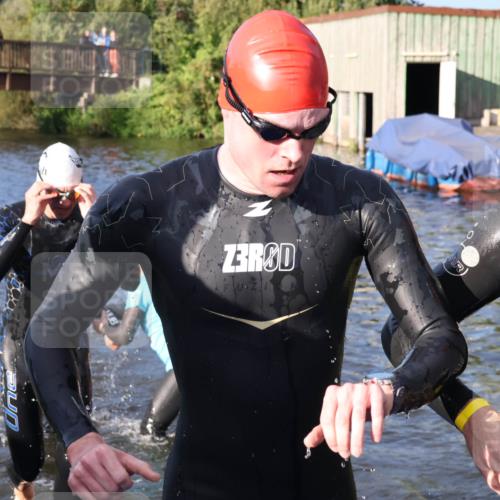 31.08.2025 - Elbe Triathlon Hamburg Luisa Fischer http://msf.ph/oto/8671581 31.08.2025 08:31:41 Schwimmen 169, 180, 189, 207, 208, 211, 227 meine-sportfotos.de