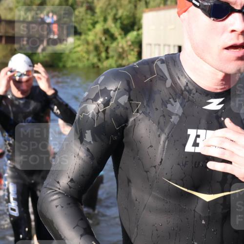 31.08.2025 - Elbe Triathlon Hamburg Luisa Fischer http://msf.ph/oto/8671586 31.08.2025 08:31:41 Schwimmen 169, 180, 189, 207, 208, 211, 227 meine-sportfotos.de