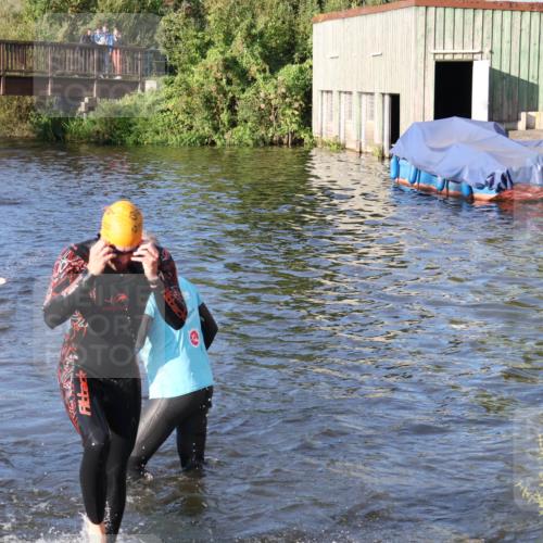 31.08.2025 - Elbe Triathlon Hamburg Luisa Fischer http://msf.ph/oto/8671615 31.08.2025 08:31:46 Schwimmen 182, 189, 207 meine-sportfotos.de