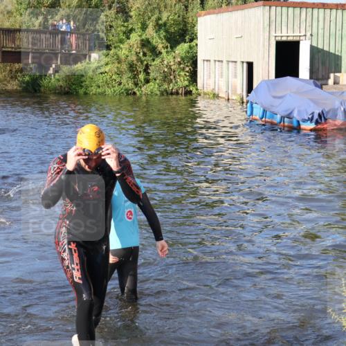31.08.2025 - Elbe Triathlon Hamburg Luisa Fischer http://msf.ph/oto/8671617 31.08.2025 08:31:46 Schwimmen 182, 189, 207 meine-sportfotos.de