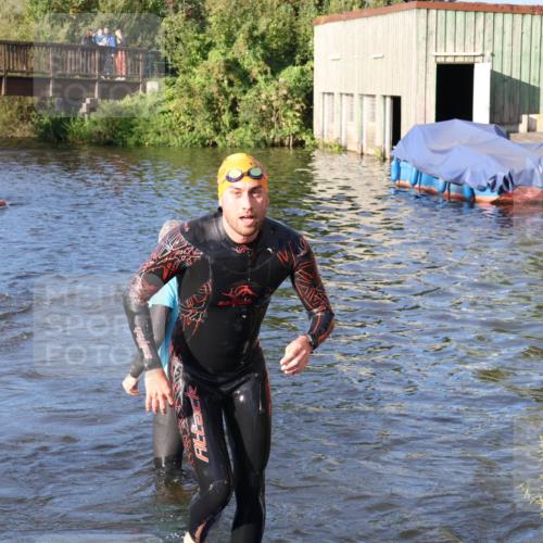 31.08.2025 - Elbe Triathlon Hamburg Luisa Fischer http://msf.ph/oto/8671622 31.08.2025 08:31:47 Schwimmen 182, 189, 207 meine-sportfotos.de