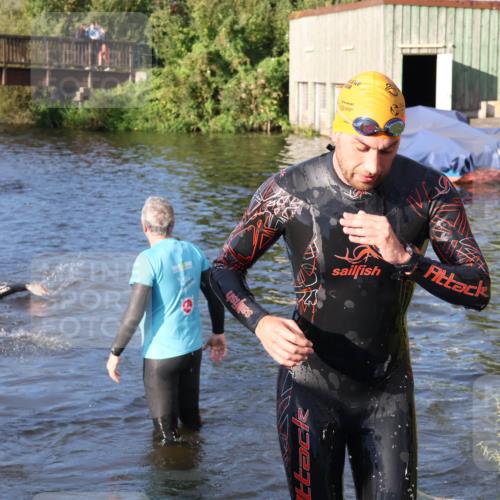 31.08.2025 - Elbe Triathlon Hamburg Luisa Fischer http://msf.ph/oto/8671631 31.08.2025 08:31:48 Schwimmen 182, 207, 216 meine-sportfotos.de
