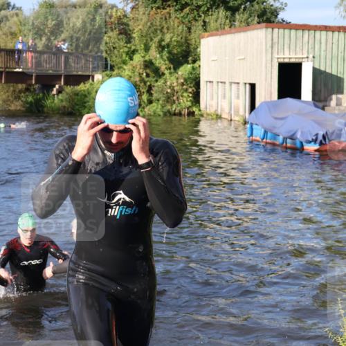 31.08.2025 - Elbe Triathlon Hamburg Luisa Fischer http://msf.ph/oto/8671659 31.08.2025 08:31:55 Schwimmen 182, 216 meine-sportfotos.de