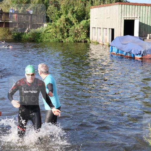 31.08.2025 - Elbe Triathlon Hamburg Luisa Fischer http://msf.ph/oto/8671668 31.08.2025 08:31:57 Schwimmen 182, 216 meine-sportfotos.de