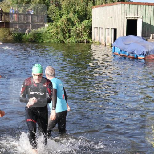 31.08.2025 - Elbe Triathlon Hamburg Luisa Fischer http://msf.ph/oto/8671671 31.08.2025 08:31:57 Schwimmen 182, 216 meine-sportfotos.de