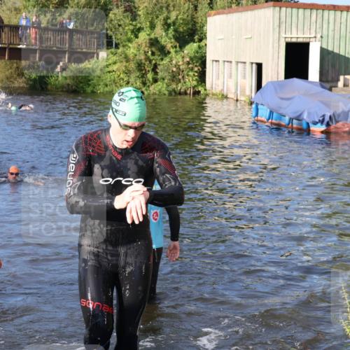 31.08.2025 - Elbe Triathlon Hamburg Luisa Fischer http://msf.ph/oto/8671683 31.08.2025 08:31:58 Schwimmen 182, 216 meine-sportfotos.de