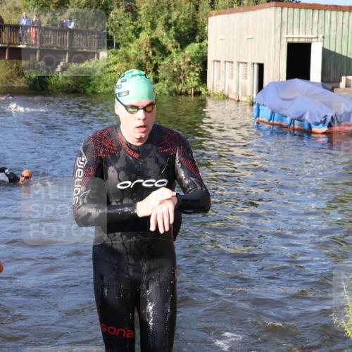 31.08.2025 - Elbe Triathlon Hamburg Luisa Fischer http://msf.ph/oto/8671685 31.08.2025 08:31:59 Schwimmen 216 meine-sportfotos.de