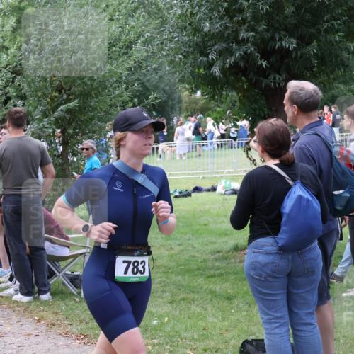 31.08.2025 - Elbe Triathlon Hamburg Luisa Fischer http://msf.ph/oto/8671698 31.08.2025 11:58:31 Laufen 783 meine-sportfotos.de