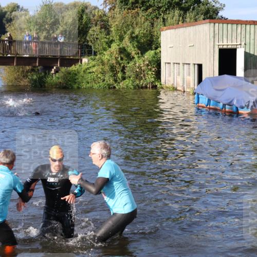 31.08.2025 - Elbe Triathlon Hamburg Luisa Fischer http://msf.ph/oto/8671701 31.08.2025 08:32:08 Schwimmen 166 meine-sportfotos.de