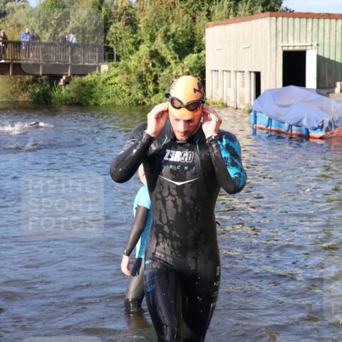 31.08.2025 - Elbe Triathlon Hamburg Luisa Fischer http://msf.ph/oto/8671723 31.08.2025 08:32:11 Schwimmen 166, 185 meine-sportfotos.de