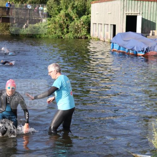 31.08.2025 - Elbe Triathlon Hamburg Luisa Fischer http://msf.ph/oto/8671731 31.08.2025 08:32:17 Schwimmen 185 meine-sportfotos.de