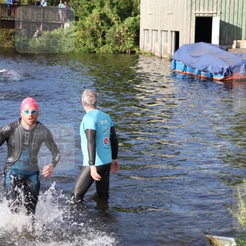 31.08.2025 - Elbe Triathlon Hamburg Luisa Fischer http://msf.ph/oto/8671737 31.08.2025 08:32:17 Schwimmen 185 meine-sportfotos.de