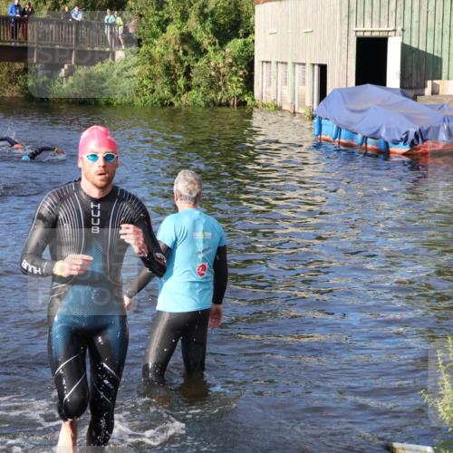 31.08.2025 - Elbe Triathlon Hamburg Luisa Fischer http://msf.ph/oto/8671743 31.08.2025 08:32:18 Schwimmen 185 meine-sportfotos.de