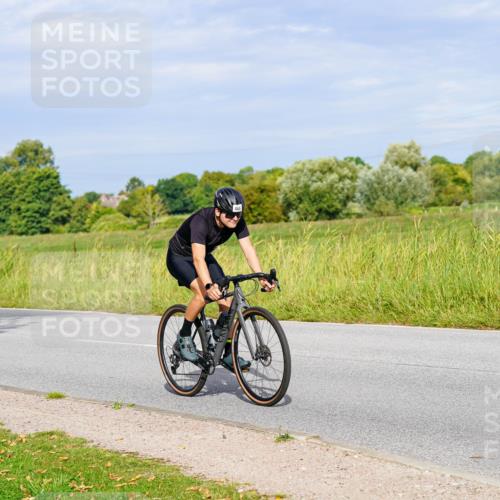 31.08.2025 - Elbe Triathlon Hamburg Michael Burmester http://msf.ph/oto/8671754 31.08.2025 10:03:35 Radfahren 419, 466, 609, 657, 749 meine-sportfotos.de