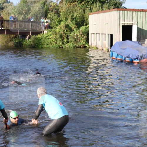 31.08.2025 - Elbe Triathlon Hamburg Luisa Fischer http://msf.ph/oto/8671761 31.08.2025 08:32:29 Schwimmen 225 meine-sportfotos.de