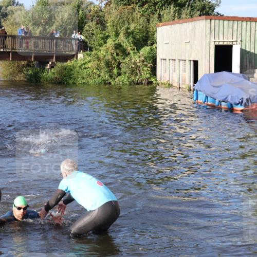 31.08.2025 - Elbe Triathlon Hamburg Luisa Fischer http://msf.ph/oto/8671764 31.08.2025 08:32:30 Schwimmen 225 meine-sportfotos.de