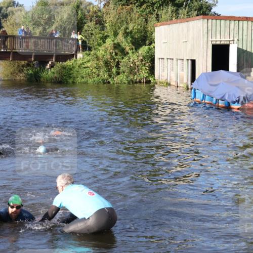 31.08.2025 - Elbe Triathlon Hamburg Luisa Fischer http://msf.ph/oto/8671767 31.08.2025 08:32:30 Schwimmen 225 meine-sportfotos.de