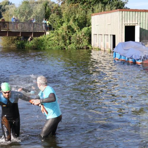 31.08.2025 - Elbe Triathlon Hamburg Luisa Fischer http://msf.ph/oto/8671778 31.08.2025 08:32:31 Schwimmen 225, 234 meine-sportfotos.de