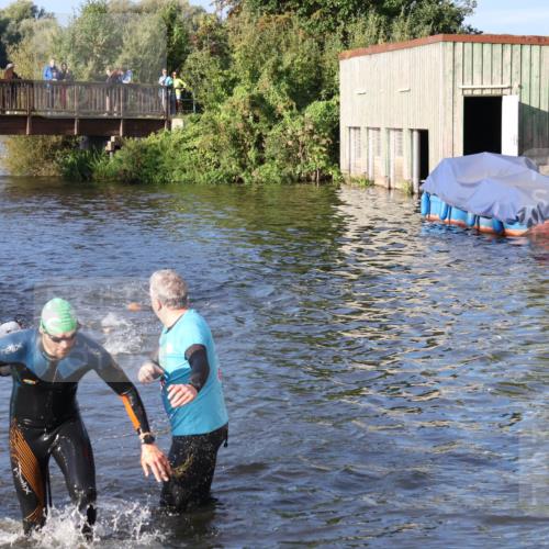 31.08.2025 - Elbe Triathlon Hamburg Luisa Fischer http://msf.ph/oto/8671779 31.08.2025 08:32:32 Schwimmen 225, 234 meine-sportfotos.de
