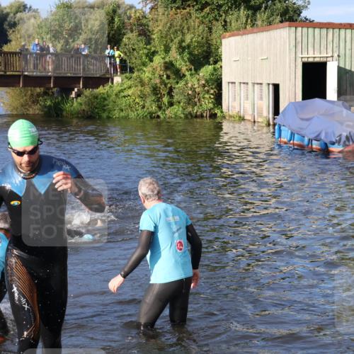 31.08.2025 - Elbe Triathlon Hamburg Luisa Fischer http://msf.ph/oto/8671791 31.08.2025 08:32:33 Schwimmen 225, 234 meine-sportfotos.de
