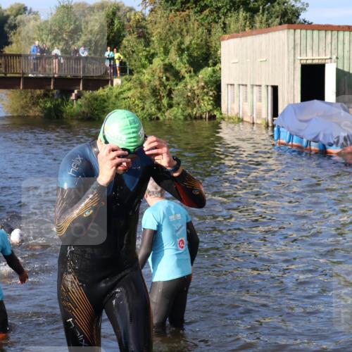 31.08.2025 - Elbe Triathlon Hamburg Luisa Fischer http://msf.ph/oto/8671799 31.08.2025 08:32:34 Schwimmen 225, 231, 234, 237 meine-sportfotos.de