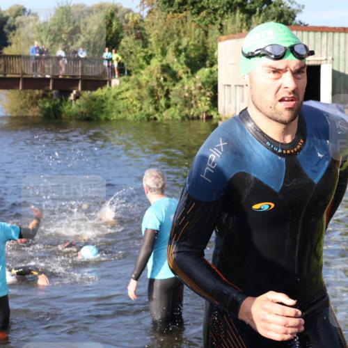 31.08.2025 - Elbe Triathlon Hamburg Luisa Fischer http://msf.ph/oto/8671804 31.08.2025 08:32:35 Schwimmen 225, 231, 234, 237 meine-sportfotos.de