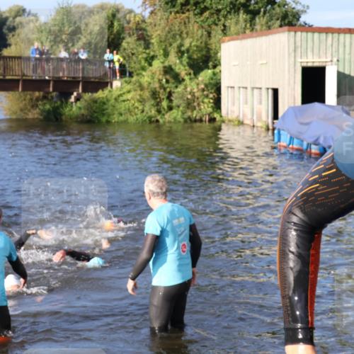 31.08.2025 - Elbe Triathlon Hamburg Luisa Fischer http://msf.ph/oto/8671807 31.08.2025 08:32:35 Schwimmen 225, 231, 234, 237 meine-sportfotos.de