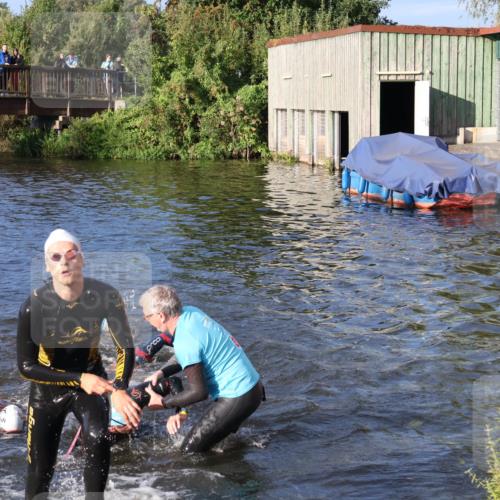 31.08.2025 - Elbe Triathlon Hamburg Luisa Fischer http://msf.ph/oto/8671831 31.08.2025 08:32:40 Schwimmen 181, 215, 231, 234, 237 meine-sportfotos.de