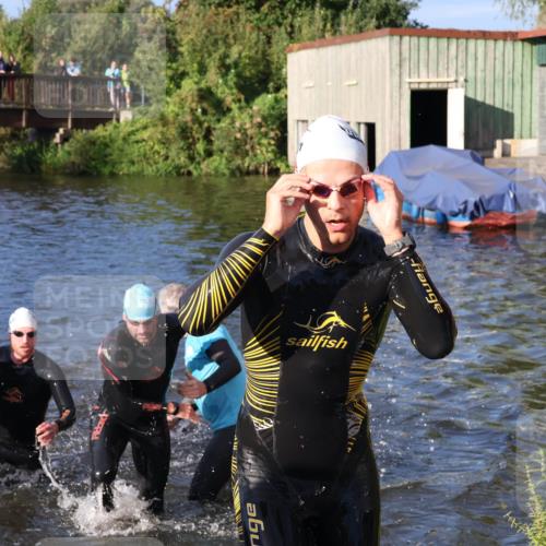 31.08.2025 - Elbe Triathlon Hamburg Luisa Fischer http://msf.ph/oto/8671846 31.08.2025 08:32:41 Schwimmen 181, 215, 231, 234, 237 meine-sportfotos.de