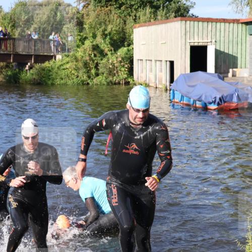 31.08.2025 - Elbe Triathlon Hamburg Luisa Fischer http://msf.ph/oto/8671862 31.08.2025 08:32:43 Schwimmen 181, 215, 231, 234, 237 meine-sportfotos.de