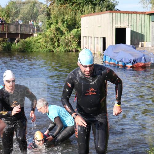31.08.2025 - Elbe Triathlon Hamburg Luisa Fischer http://msf.ph/oto/8671864 31.08.2025 08:32:43 Schwimmen 181, 215, 231, 234, 237 meine-sportfotos.de