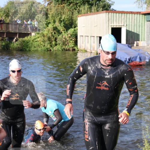 31.08.2025 - Elbe Triathlon Hamburg Luisa Fischer http://msf.ph/oto/8671867 31.08.2025 08:32:44 Schwimmen 181, 215, 231, 234, 237 meine-sportfotos.de