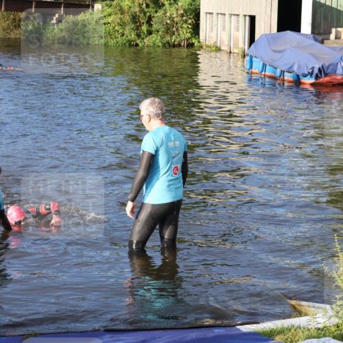 31.08.2025 - Elbe Triathlon Hamburg Luisa Fischer http://msf.ph/oto/8671873 31.08.2025 08:33:05 Schwimmen 192 meine-sportfotos.de