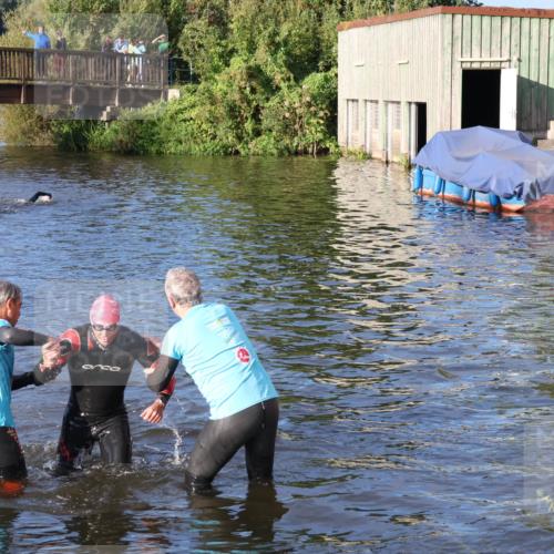 31.08.2025 - Elbe Triathlon Hamburg Luisa Fischer http://msf.ph/oto/8671888 31.08.2025 08:33:08 Schwimmen 192 meine-sportfotos.de
