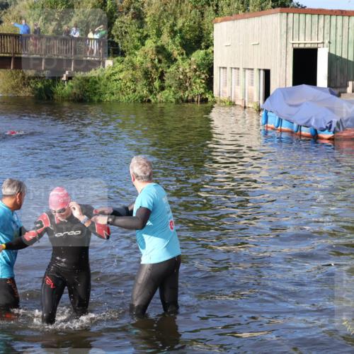 31.08.2025 - Elbe Triathlon Hamburg Luisa Fischer http://msf.ph/oto/8671894 31.08.2025 08:33:08 Schwimmen 192 meine-sportfotos.de