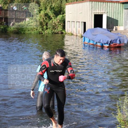 31.08.2025 - Elbe Triathlon Hamburg Luisa Fischer http://msf.ph/oto/8671906 31.08.2025 08:33:10 Schwimmen 192 meine-sportfotos.de