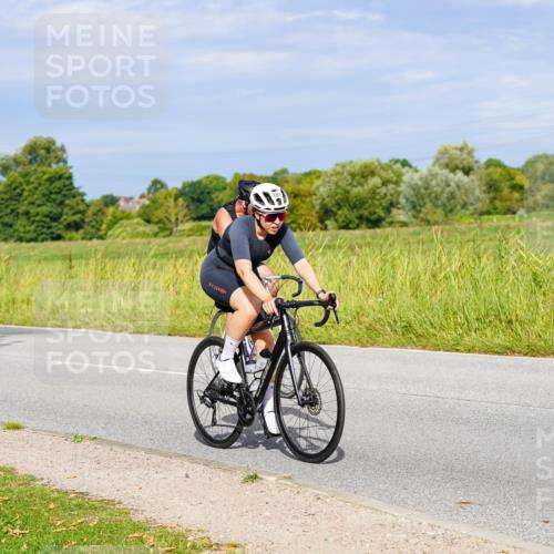 31.08.2025 - Elbe Triathlon Hamburg Michael Burmester http://msf.ph/oto/8671916 31.08.2025 10:03:56 Radfahren 422, 528, 533, 577, 781, 856 meine-sportfotos.de