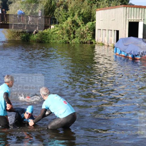 31.08.2025 - Elbe Triathlon Hamburg Luisa Fischer http://msf.ph/oto/8671919 31.08.2025 08:33:31 Schwimmen 195, 198 meine-sportfotos.de